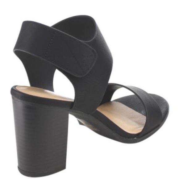 RESTOCK! Soda Black basic Velcro strap HEEL Sandal - Picture 7 of 8